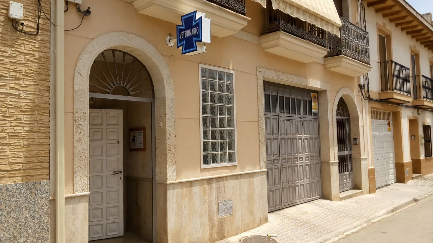 Clínica Veterinaria Herreros - Fachada